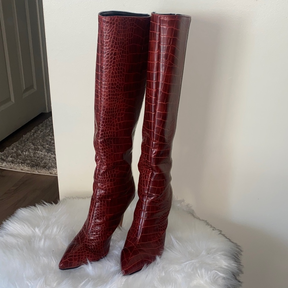Elegant Brown Croc-Embossed Knee-High Boots - Picture 4 of 13
